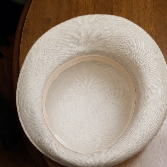 Fabulous Classy Hat - Picture 7 of 8